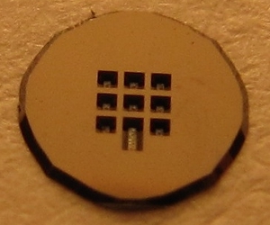 Amorphous Silicon TEM Window Grid(pk10), Frame Thickness 100um,Film Thickness 15nm, 9 Windows (8)100
